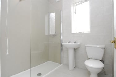 3 bed flat, North Road East Apt 3, North Hill, Plymouth, PL46AS - Image 6
